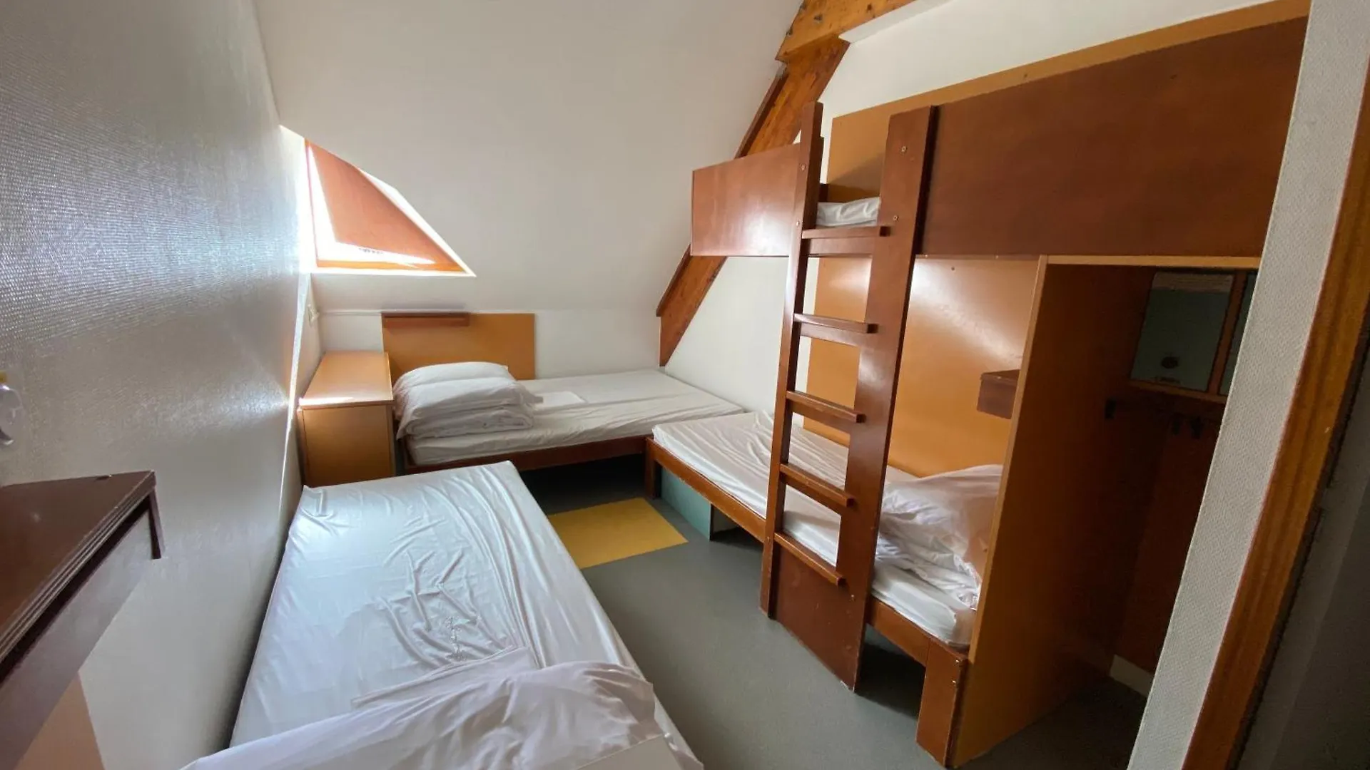 Auberge De Jeunesse Hi Cancale Vandrerhjem