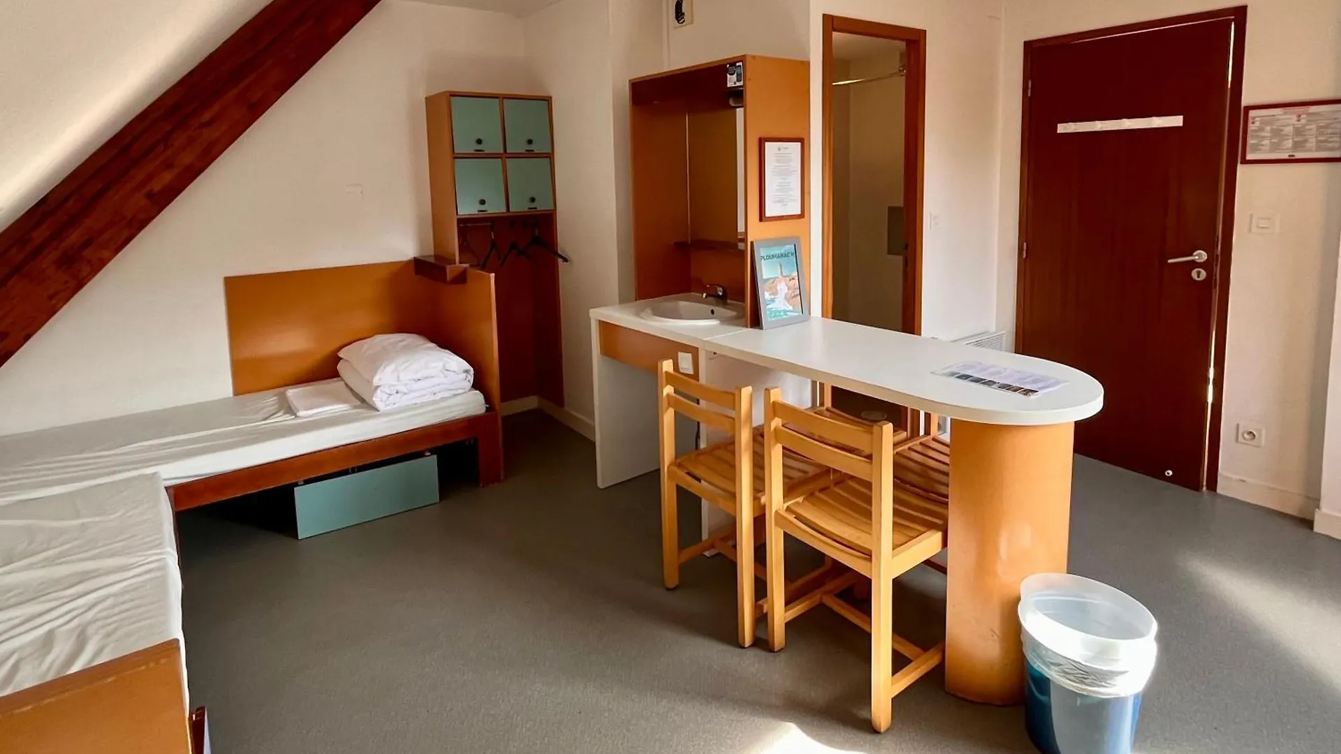 Auberge De Jeunesse Hi Cancale Hostel