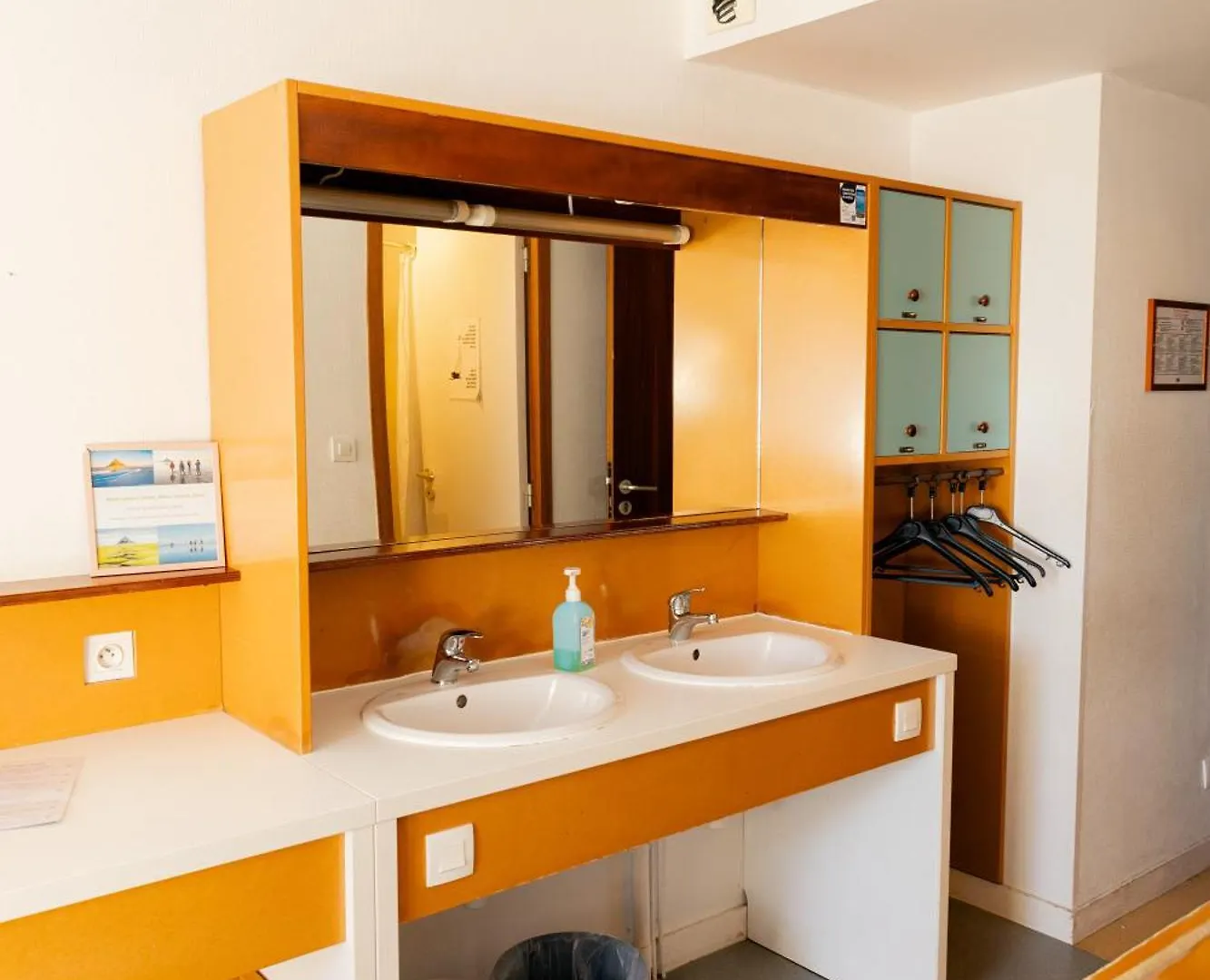 Hostel Auberge De Jeunesse Hi Cancale