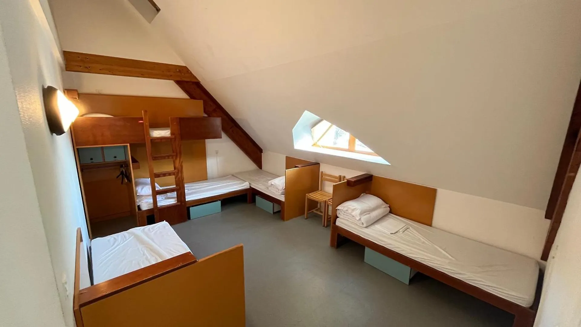 Auberge De Jeunesse Hi Cancale